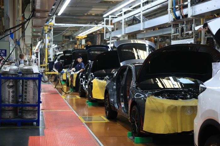 Посещение автозавода Changan Automobile Group в Китае Губернатором Подмосковья