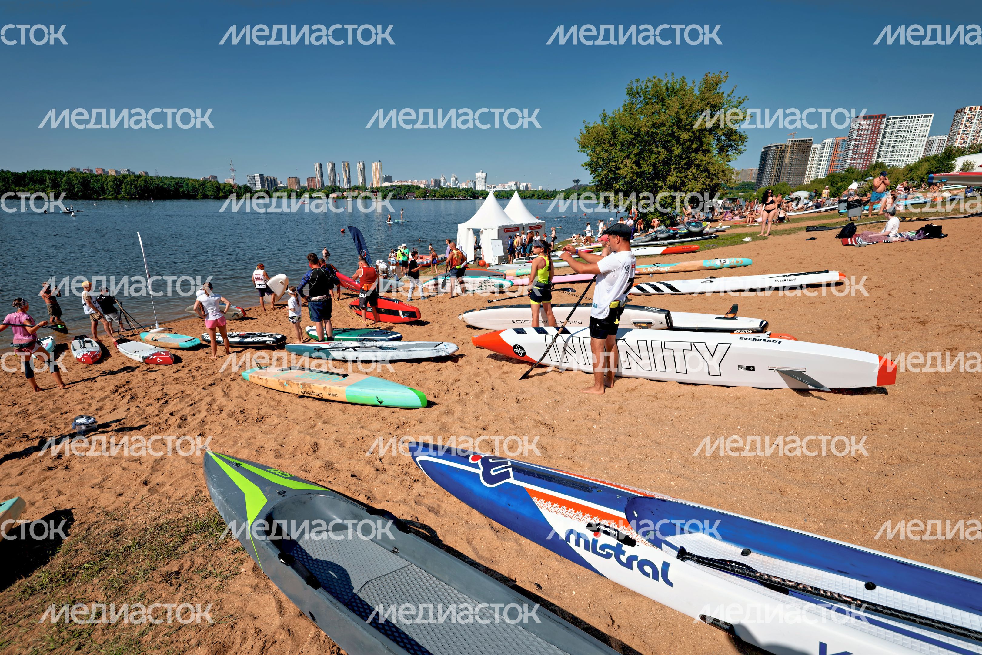 Всероссийские соревнования по серфингу на сапборде на пляже «Рублево» в Красногорске Всероссийские соревнования по серфингу на сапборде на пляже «Рублево» в Красногорске