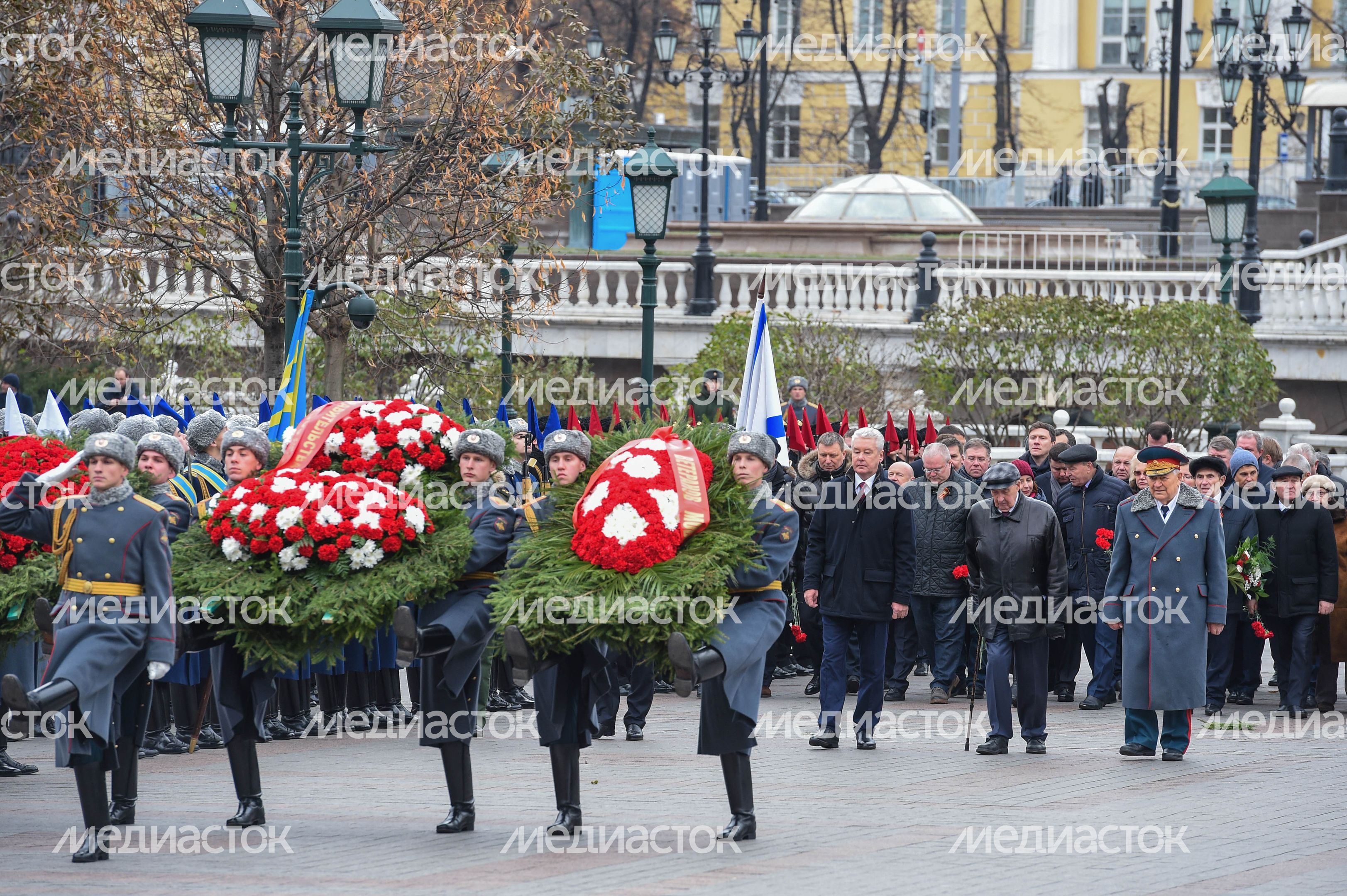 Торжественный марш в честь парада 1941 года на Красной площади в Москве