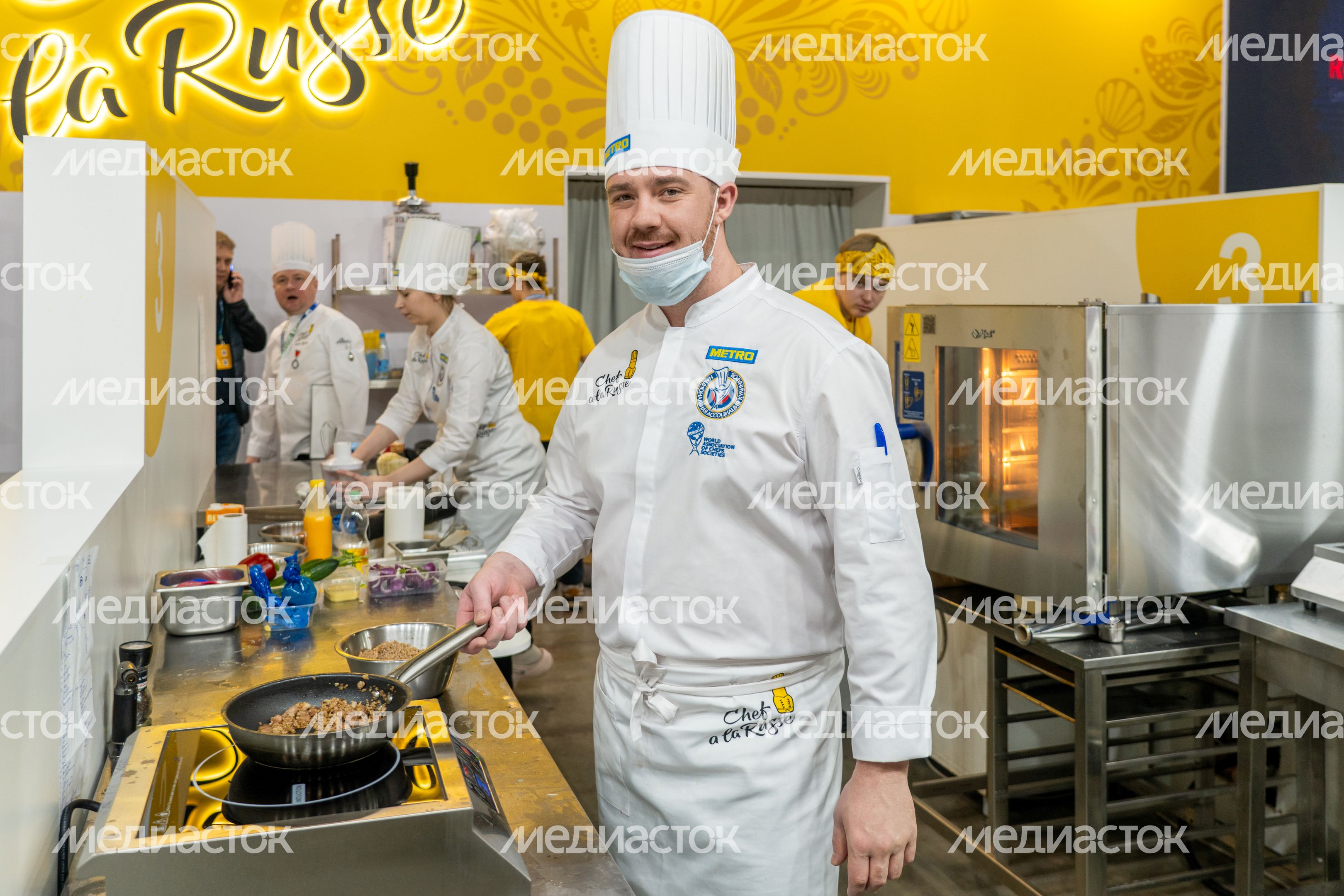 Всероссийский кулинарный чемпионат среди шеф-поваров Chef a la Russe прошел на выставке Food Expo Всероссийский кулинарный чемпионат среди шеф-поваров Chef a la Russe прошел на выставке Food Expo