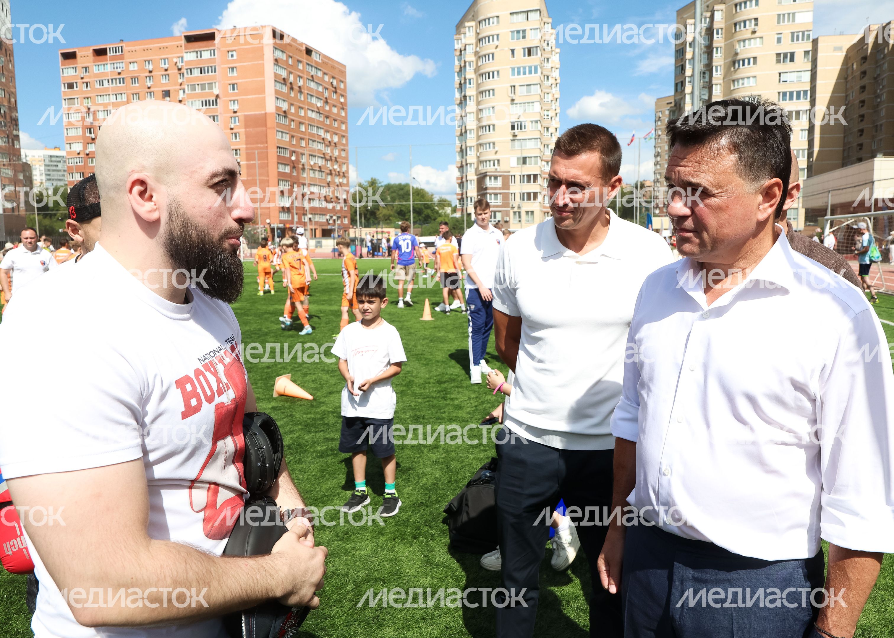 Андрей Воробьев поздравил жителей Подмосковья с Днем физкультурника