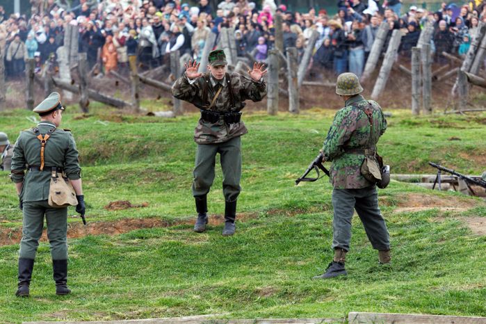 День Победы в Центральном парке «Патриот» Одинцовского округа: военно-историческая реконструкция «В логове зверя»
