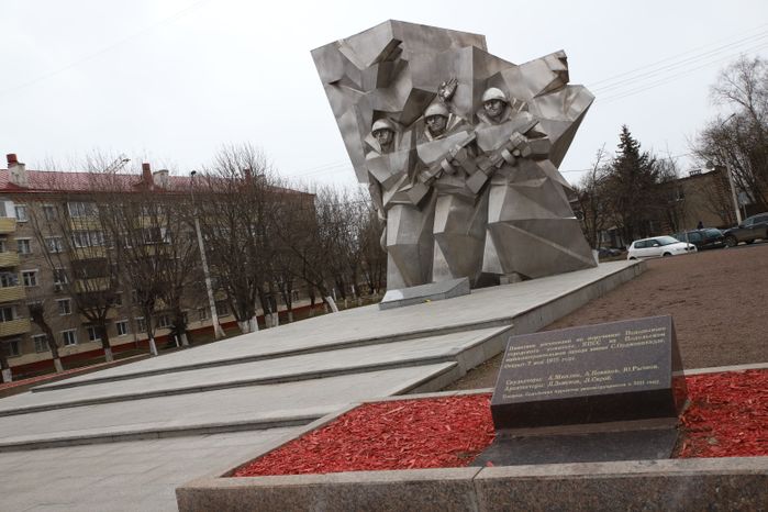 Памятник подольским курсантам