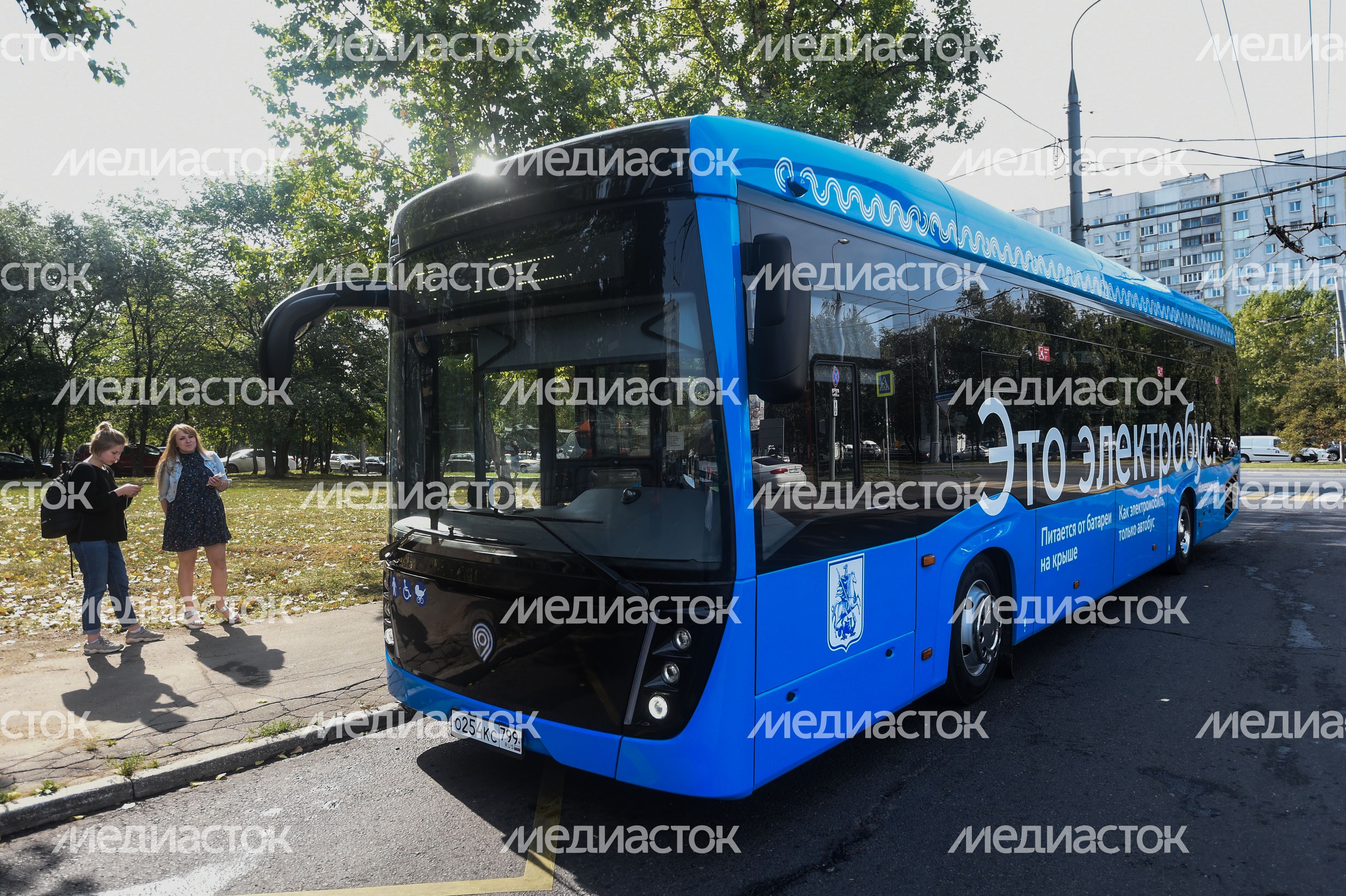 Первый электробус вышел на маршрут в Москве