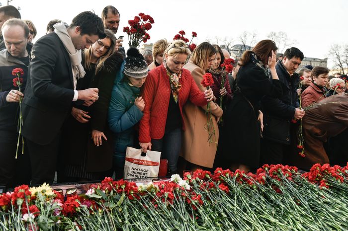 Траурный митинг памяти 11 жертв теракта в Санкт-Петербурге