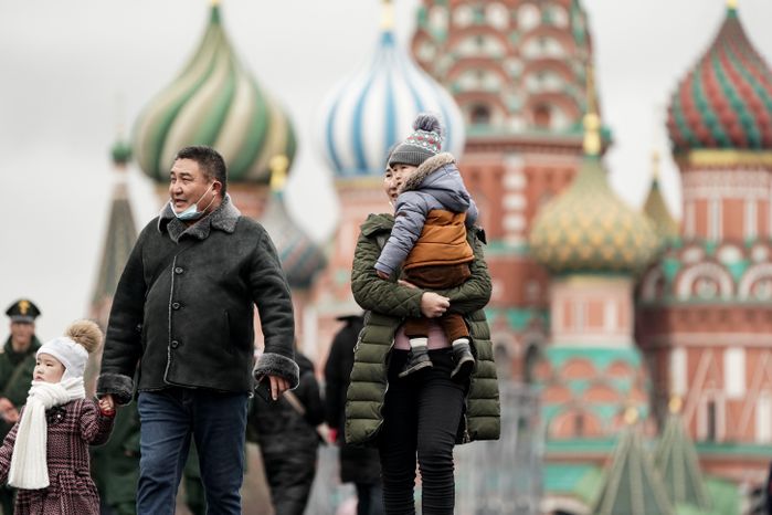 Повседневная жизнь в Москве в период введения ограничительных мер  в связи с ухудшением ситуации с коронавирусом