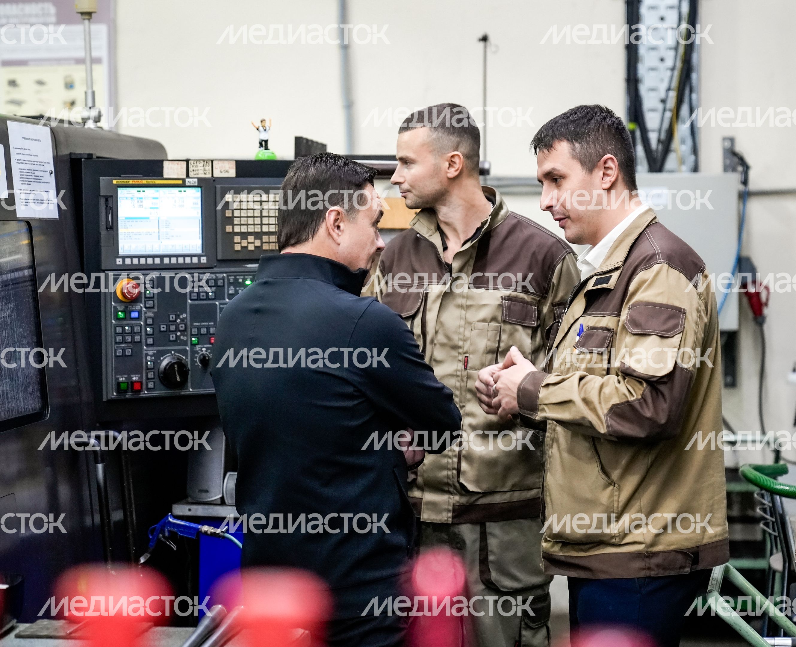 Андрей Воробьев оценил работу подмосковного оружейного завода Андрей Воробьев оценил работу подмосковного оружейного завода