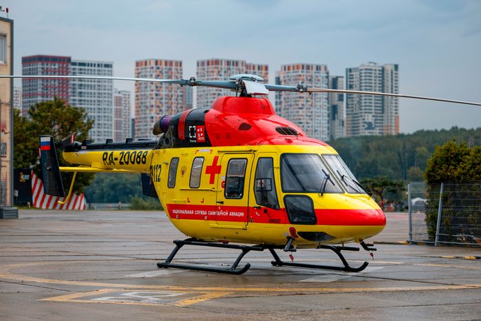 Вертолет санитарной авиации в Подмосковье