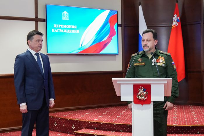Андрей Воробьев вручил государственные награды добровольцам БАРСа