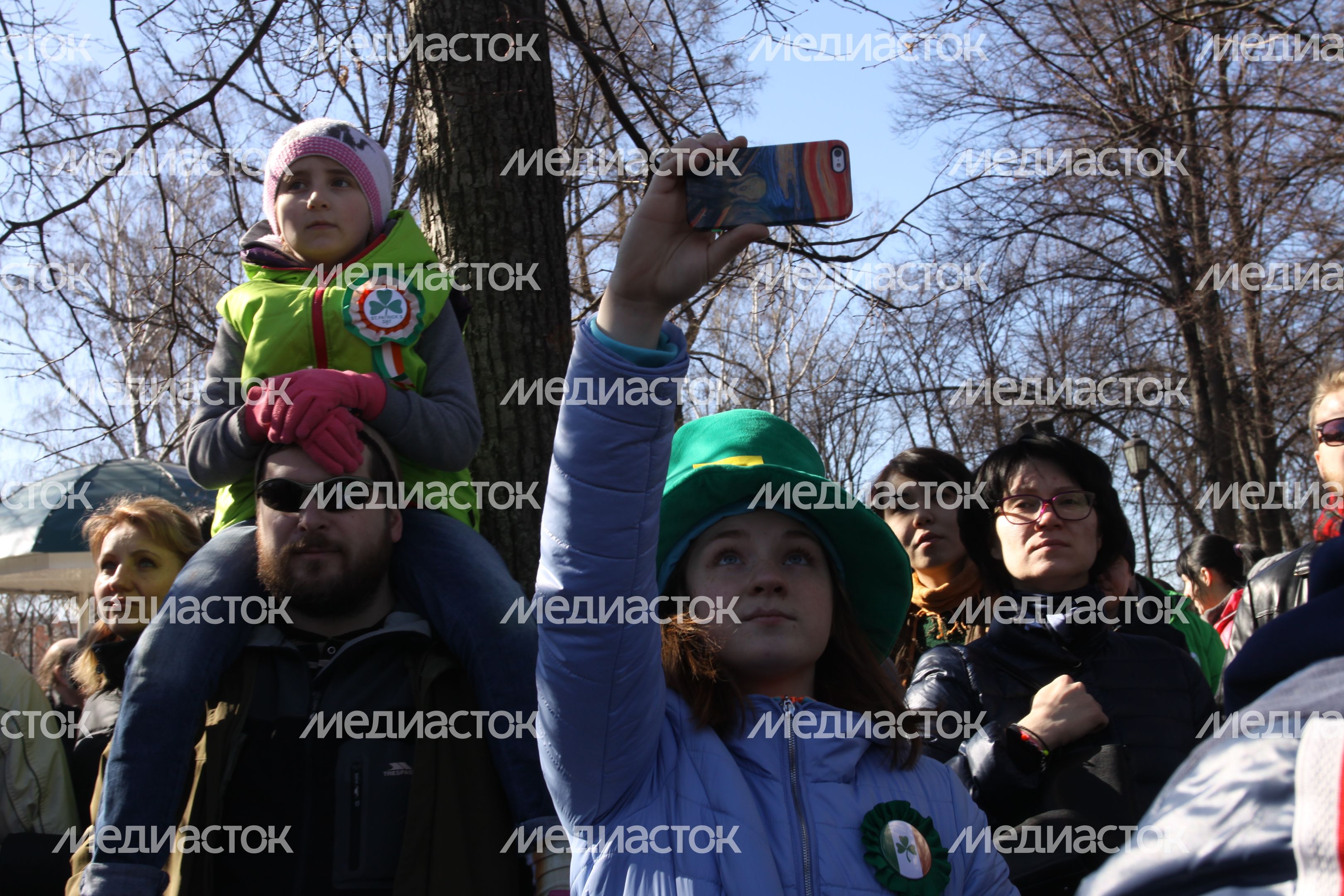 Парад в честь Дня святого Патрика в парке «Сокольники» в Москве Парад в честь Дня святого Патрика в парке «Сокольники» в Москве