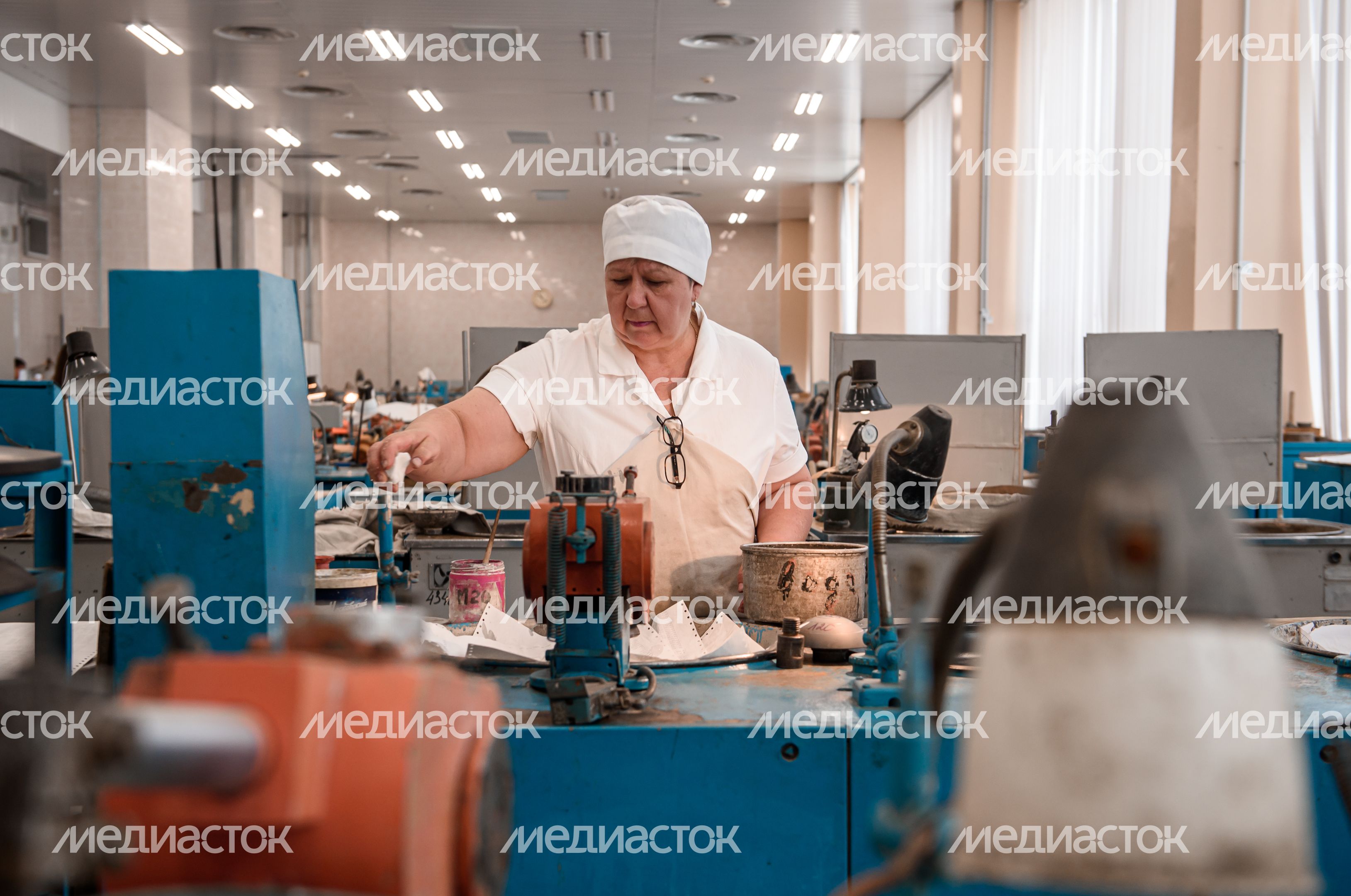 Рабочие моменты завода «Зенит»
