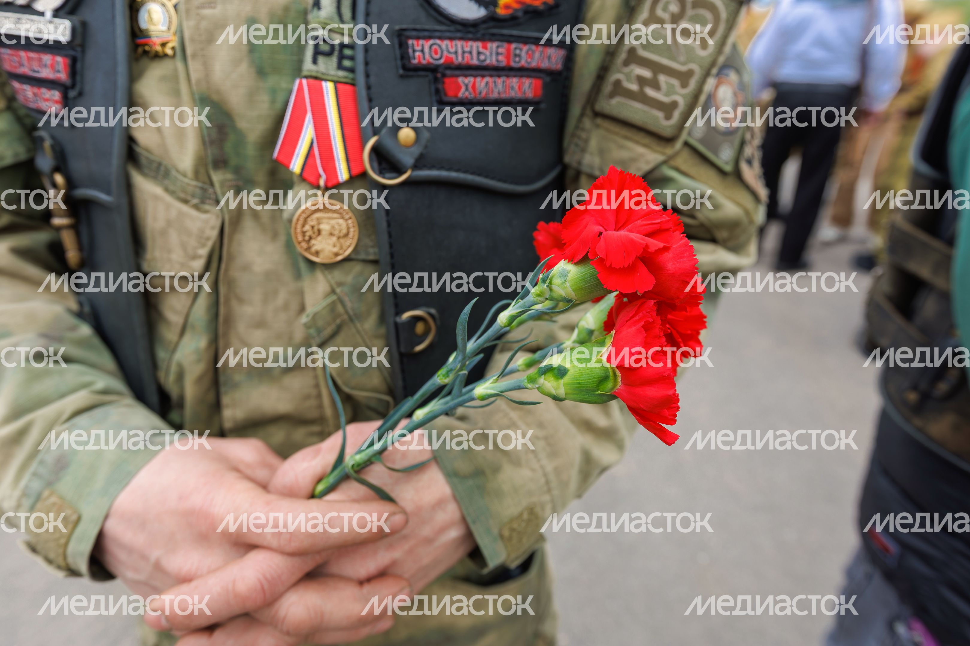 Мотопробег и торжественное возложение цветов к монументу «Противотанковые ежи» в День Победы в Химках Мотопробег и торжественное возложение цветов к монументу «Противотанковые ежи» в День Победы в Химках