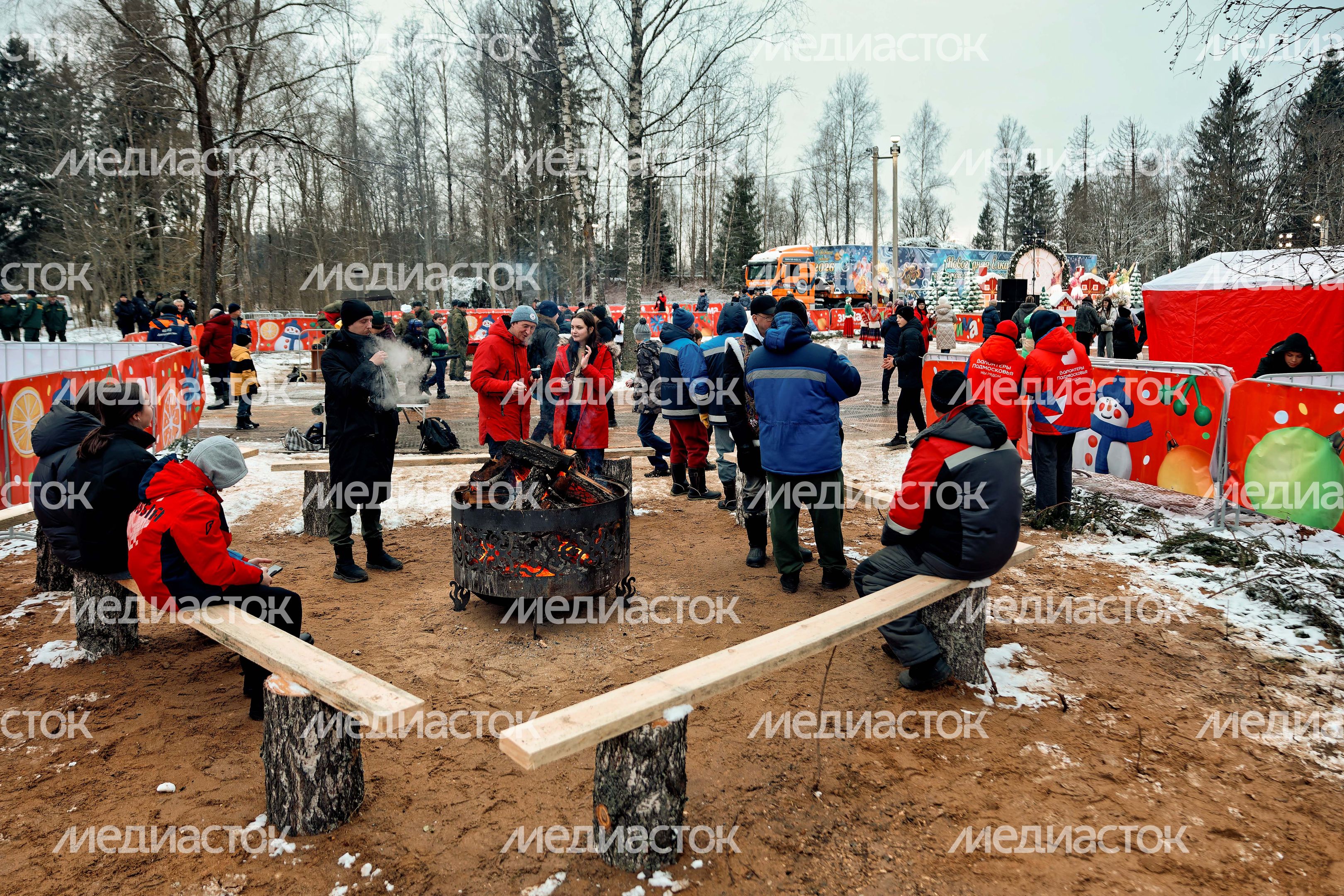 Торжественные проводы главной новогодней елки страны в Москву Торжественные проводы главной новогодней елки страны в Москву