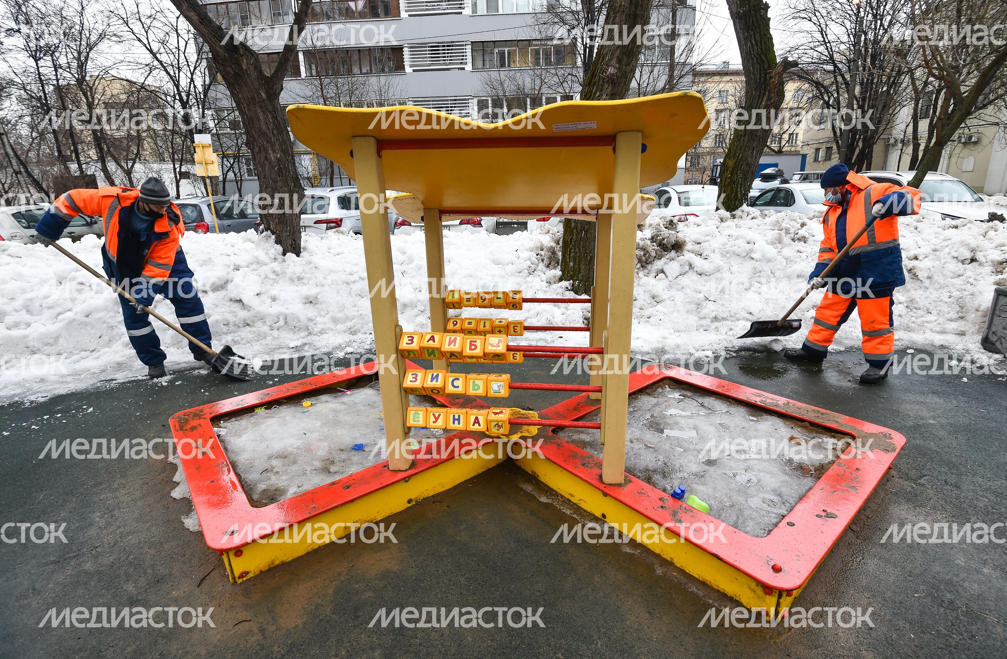 Ликвидация последствий резкого потепления в Москве