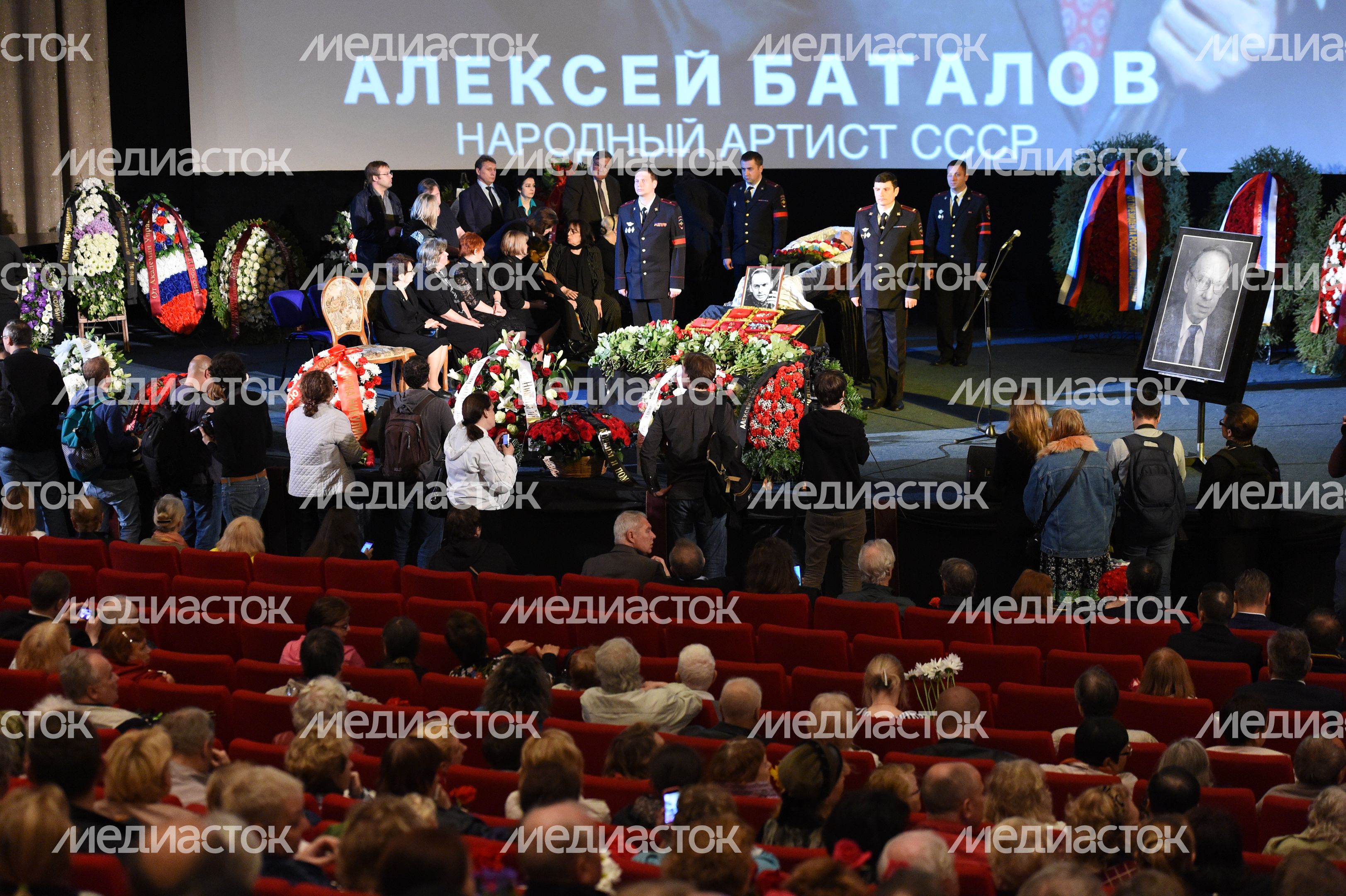 Прощание с актером Алексеем Баталовым в Доме кино в Москве