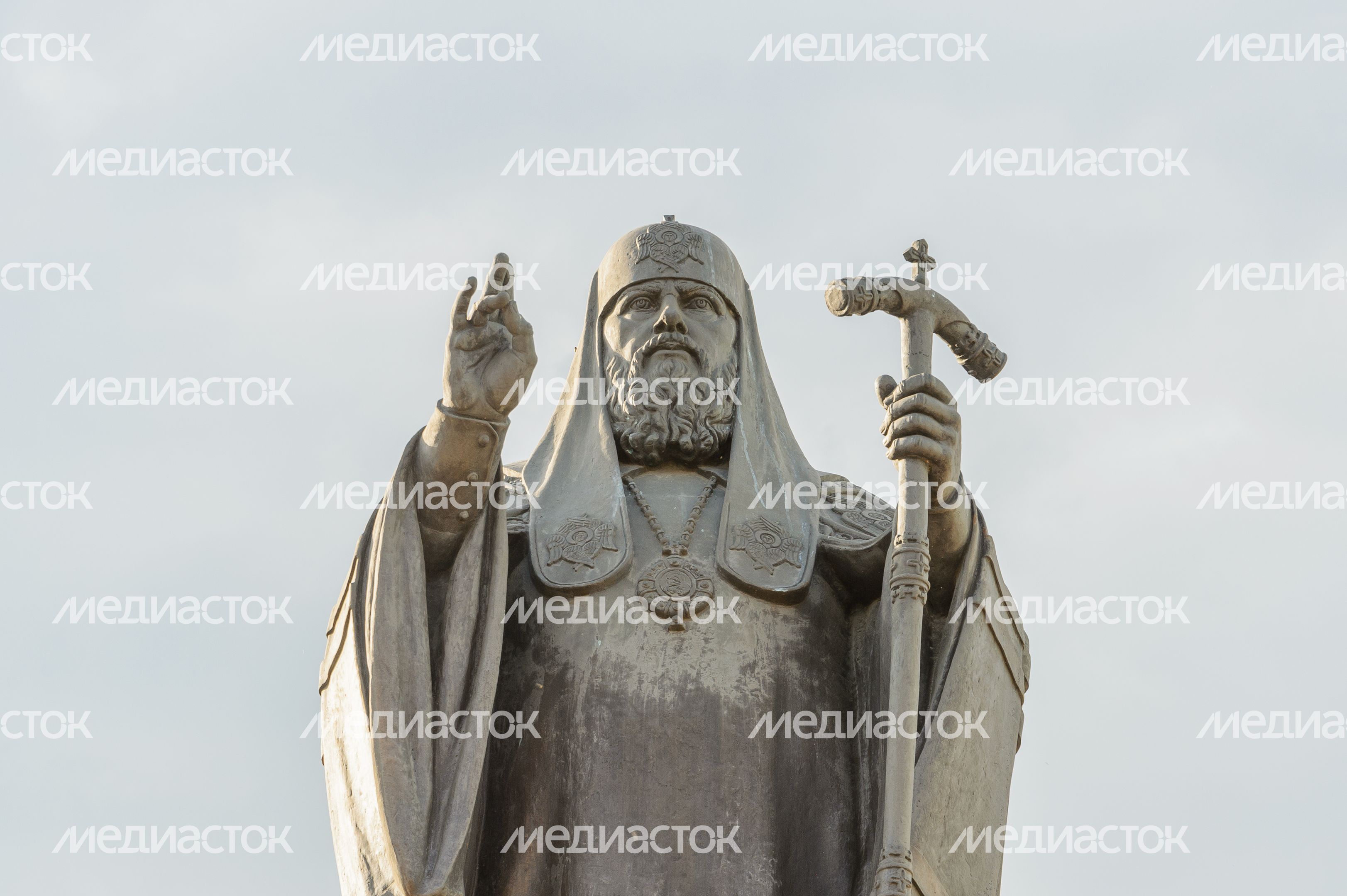 Памятник Патриарху Пимену Памятник Патриарху Пимену