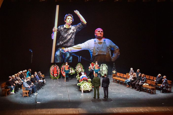 Церемония прощания с артистом Валерием Хлевинским в Московском художественном театре имени Чехова