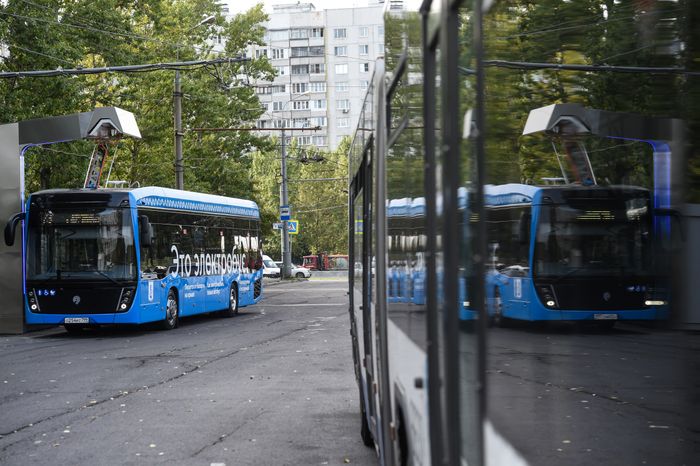 Первый электробус вышел на маршрут в Москве