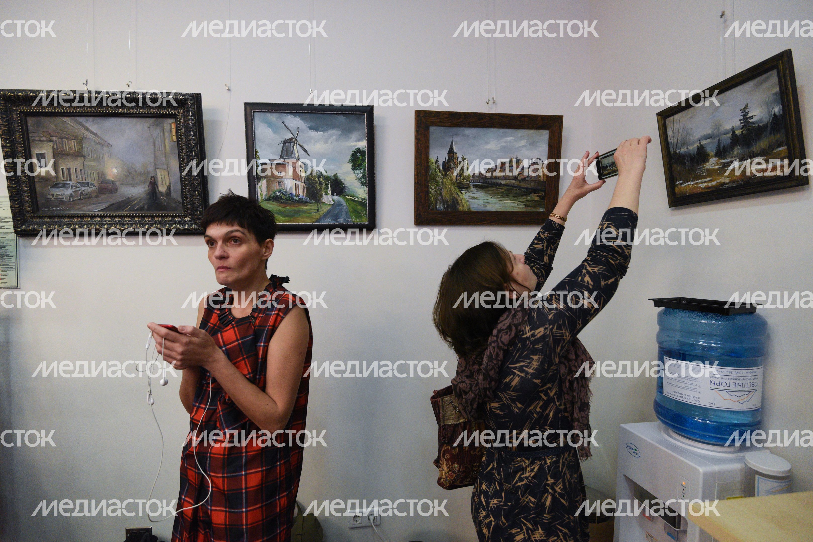 Открытие выставки «Европейские улицы» художника Ольги Шараповой в Москве