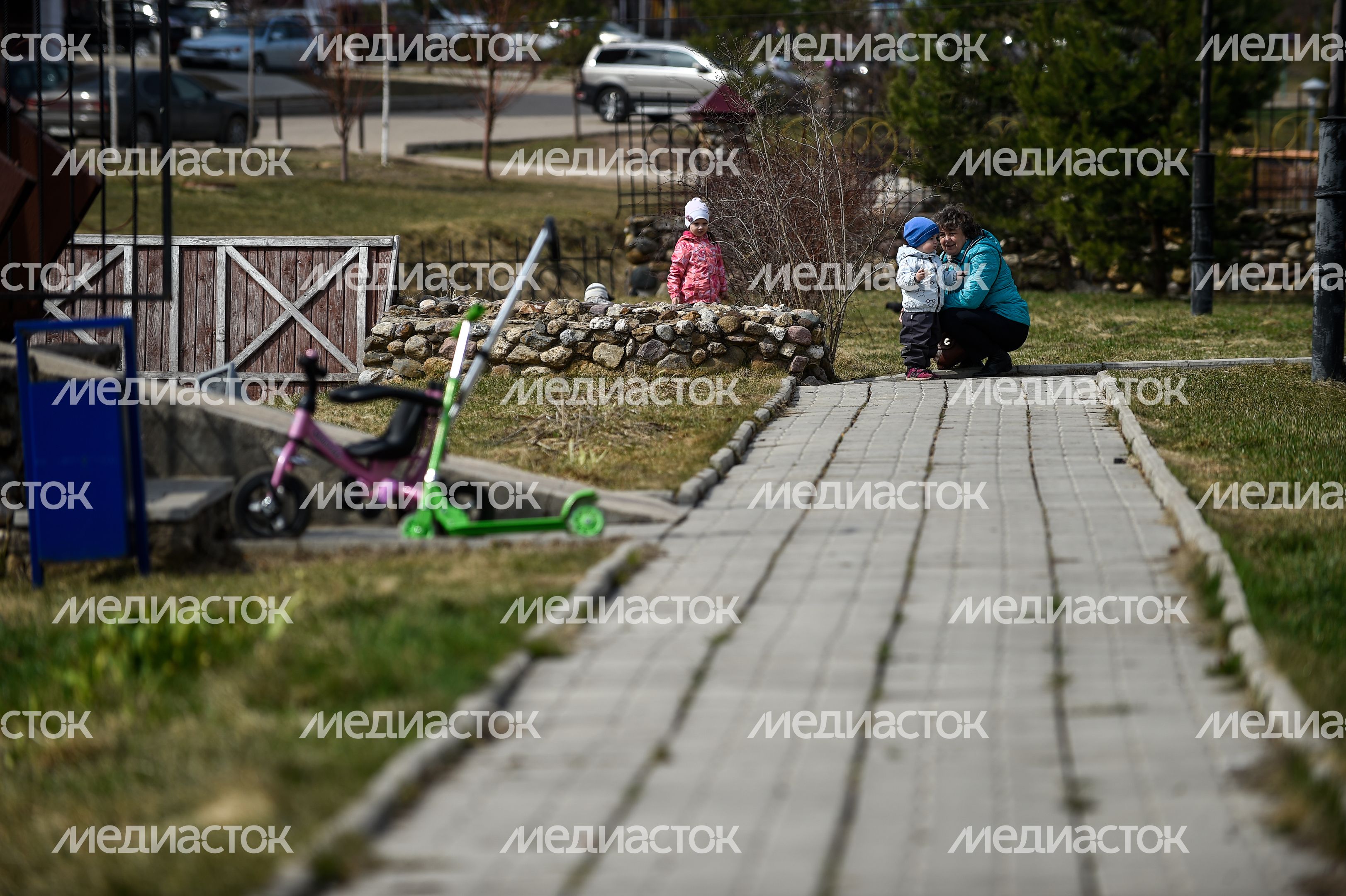 Детская площадка в поселке Шаховская