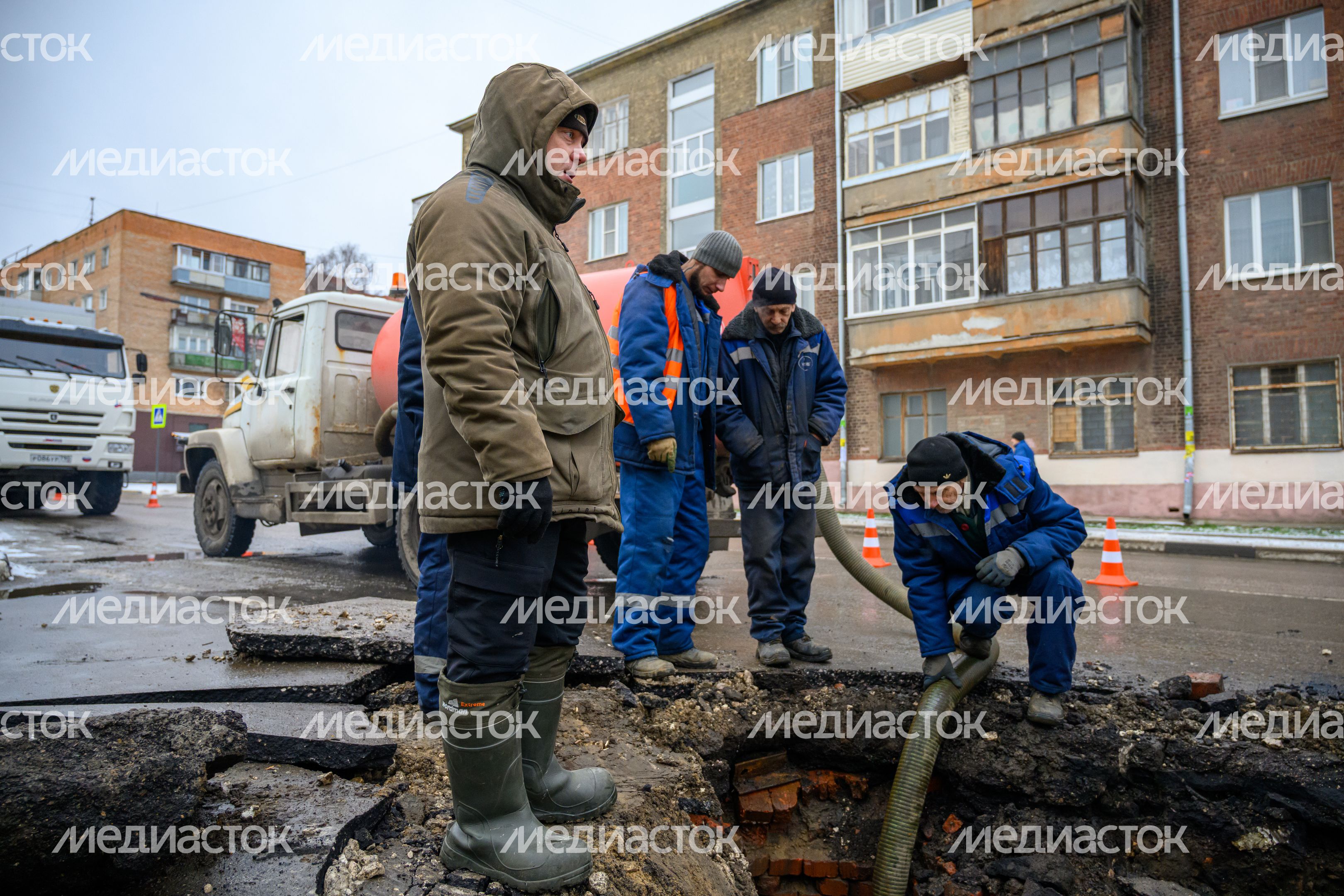 Рабочие Мособлводоканала провели техобслуживание инфраструктуры водоснабжения Павловского Посада Рабочие Мособлводоканала провели техобслуживание инфраструктуры водоснабжения Павловского Посада