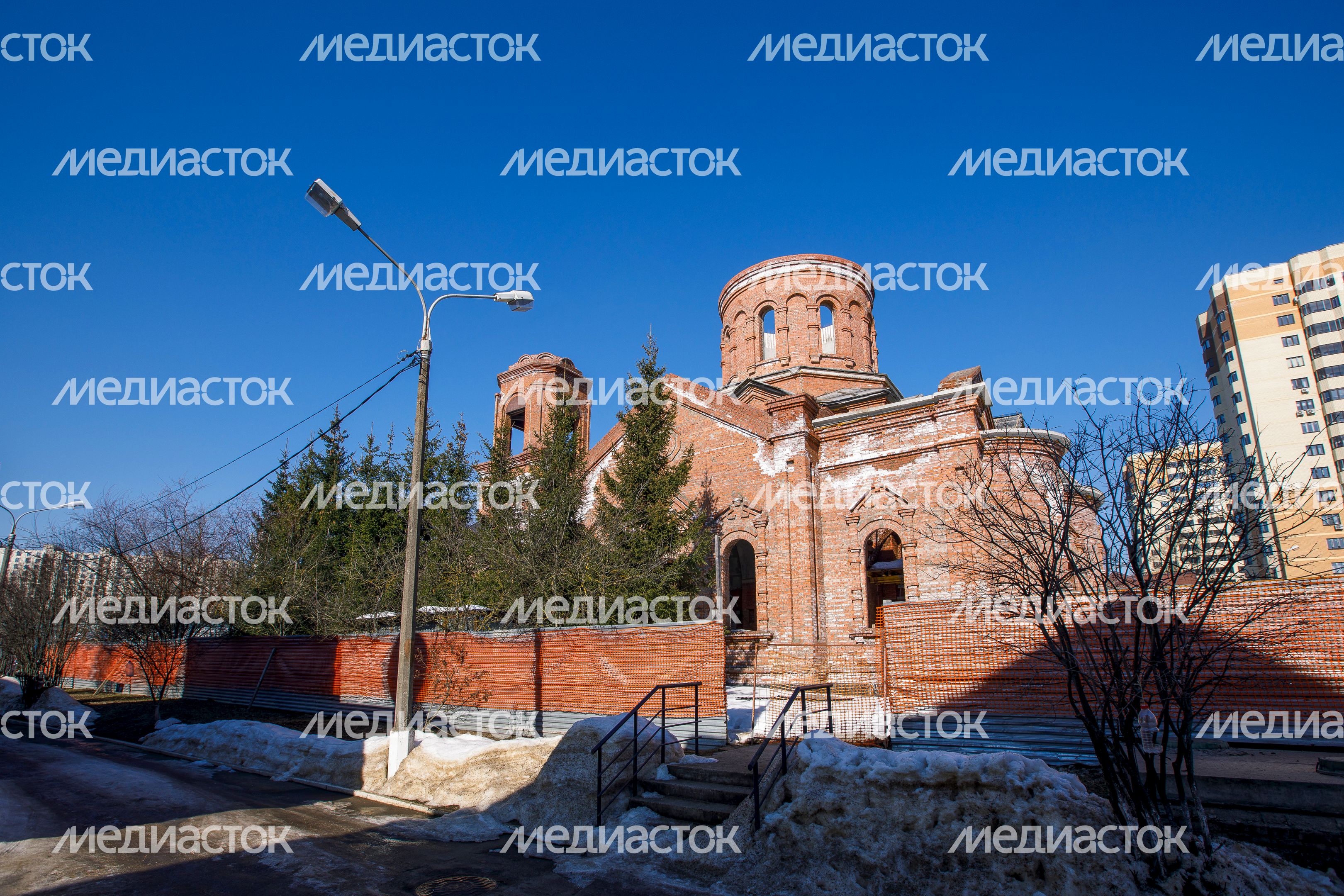 Лобня. Церковь святого Филарета Московского