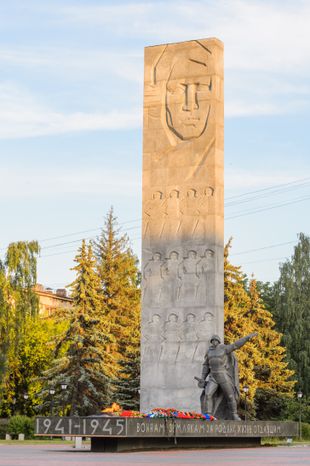 Памятник Воинам-землякам