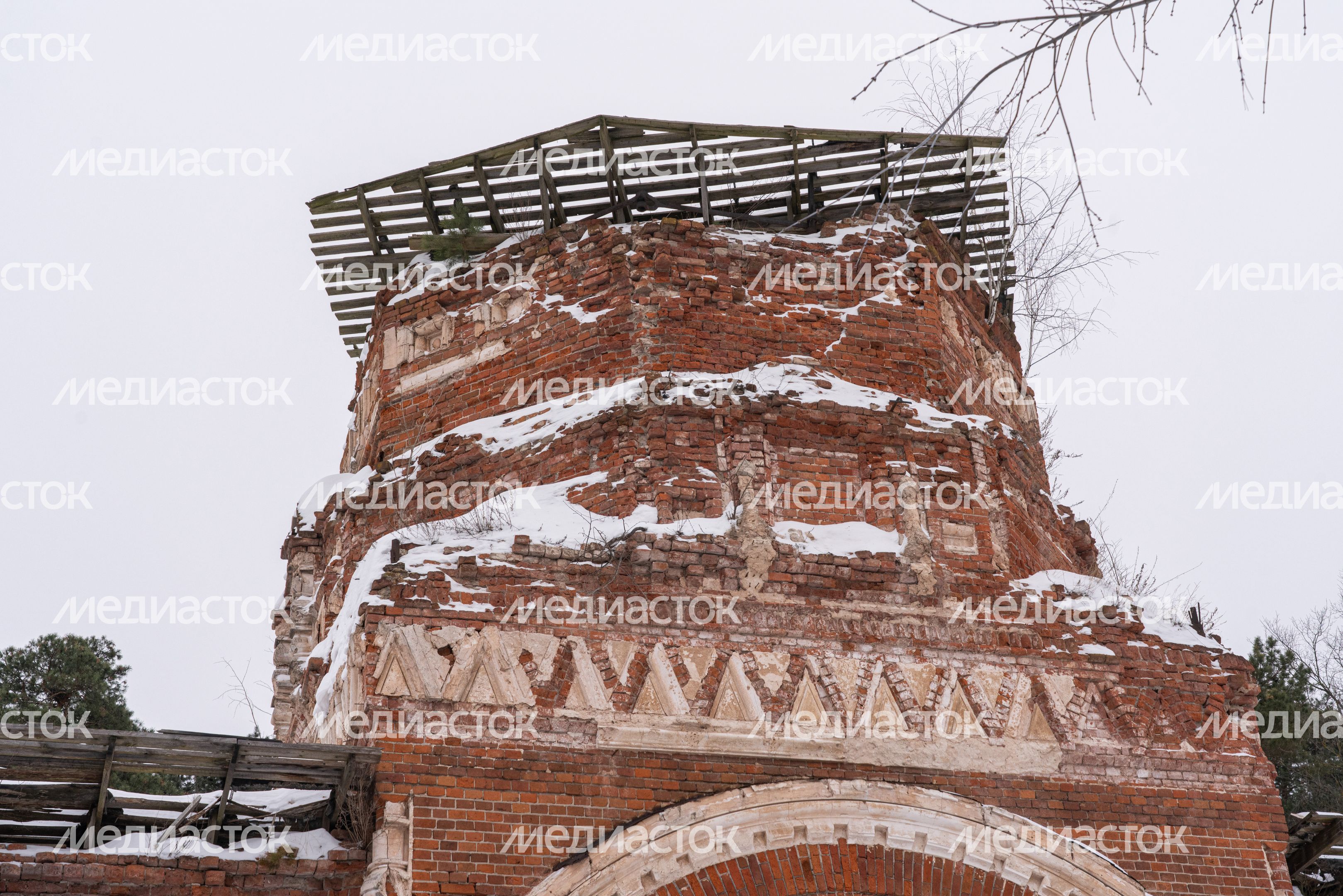 Серпухов. Церковь Спаса Нерукотворного Образа (Спасская церковь) Серпухов. Церковь Спаса Нерукотворного Образа (Спасская церковь)