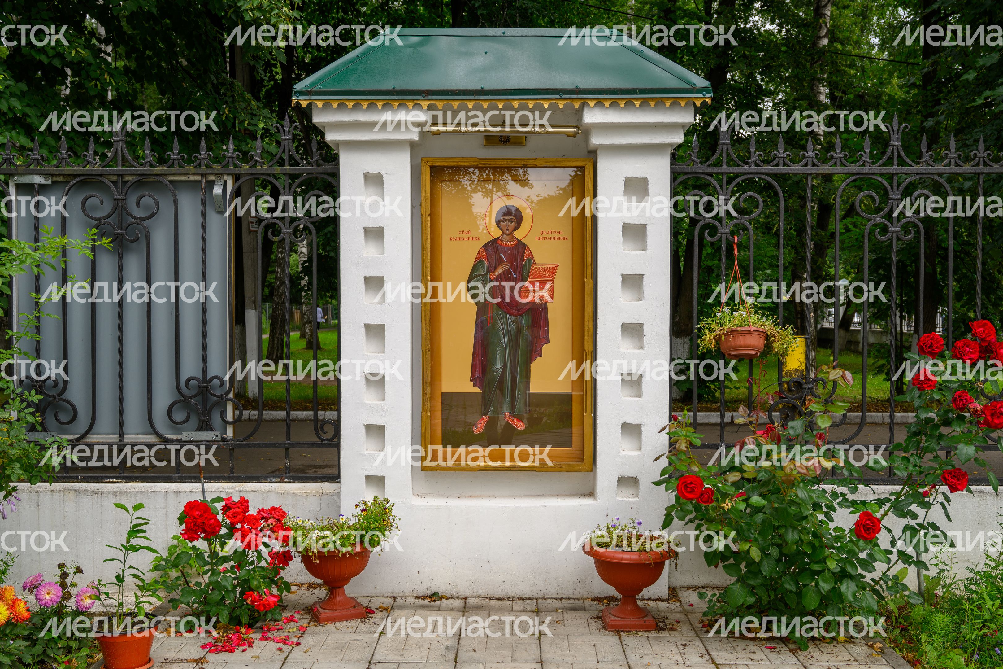 Храм Пантелеймона Целителя на территории Центральной районной больницы в Пушкино