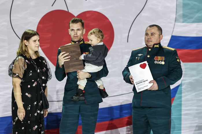 Лауреатами премии "Мы рядом. Доброе дело" стали 70 человек