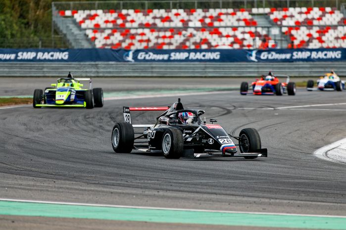 Гоночный уик-енд в Волоколамском округе на трассе Moscow Raceway