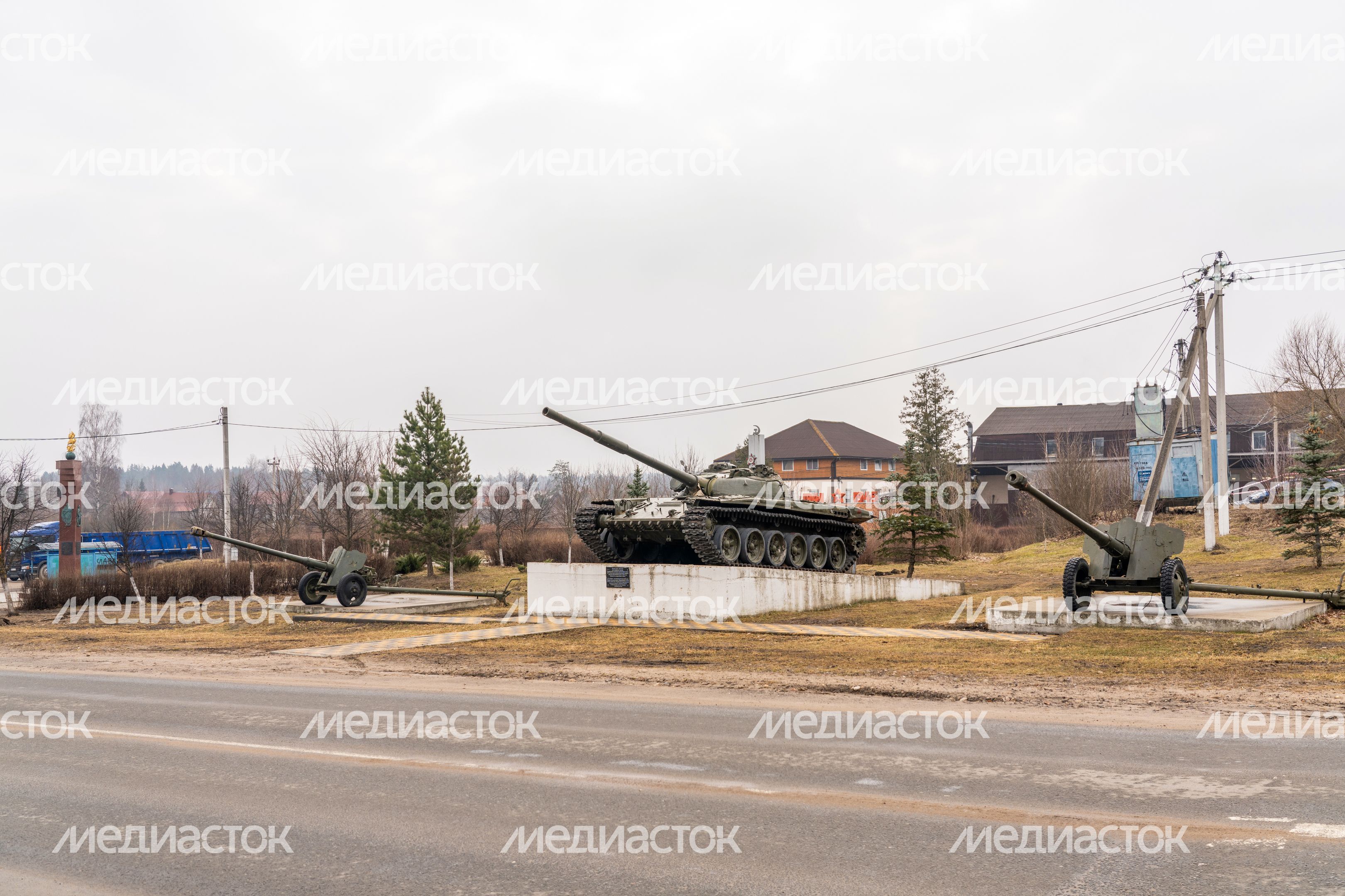 Памятник военной технике в п. Колюбакино Рузского округа Памятник военной технике в п. Колюбакино Рузского округа