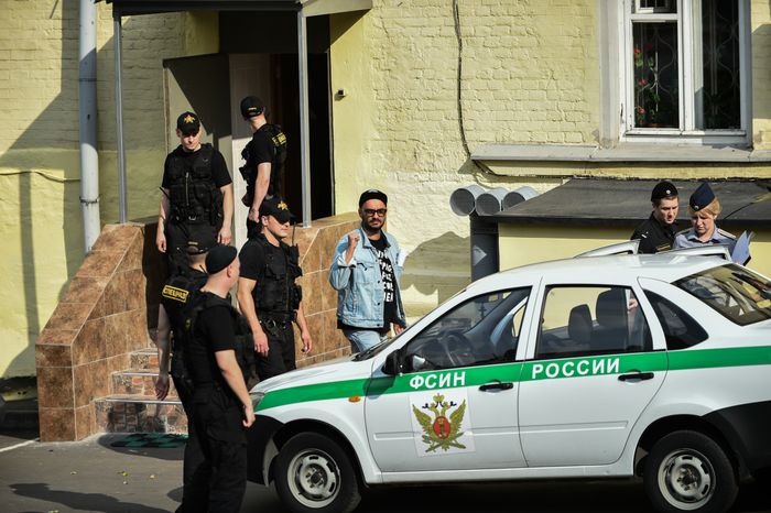 Кириллу Серебренникову избрали меру пресечения в Басманном суде
