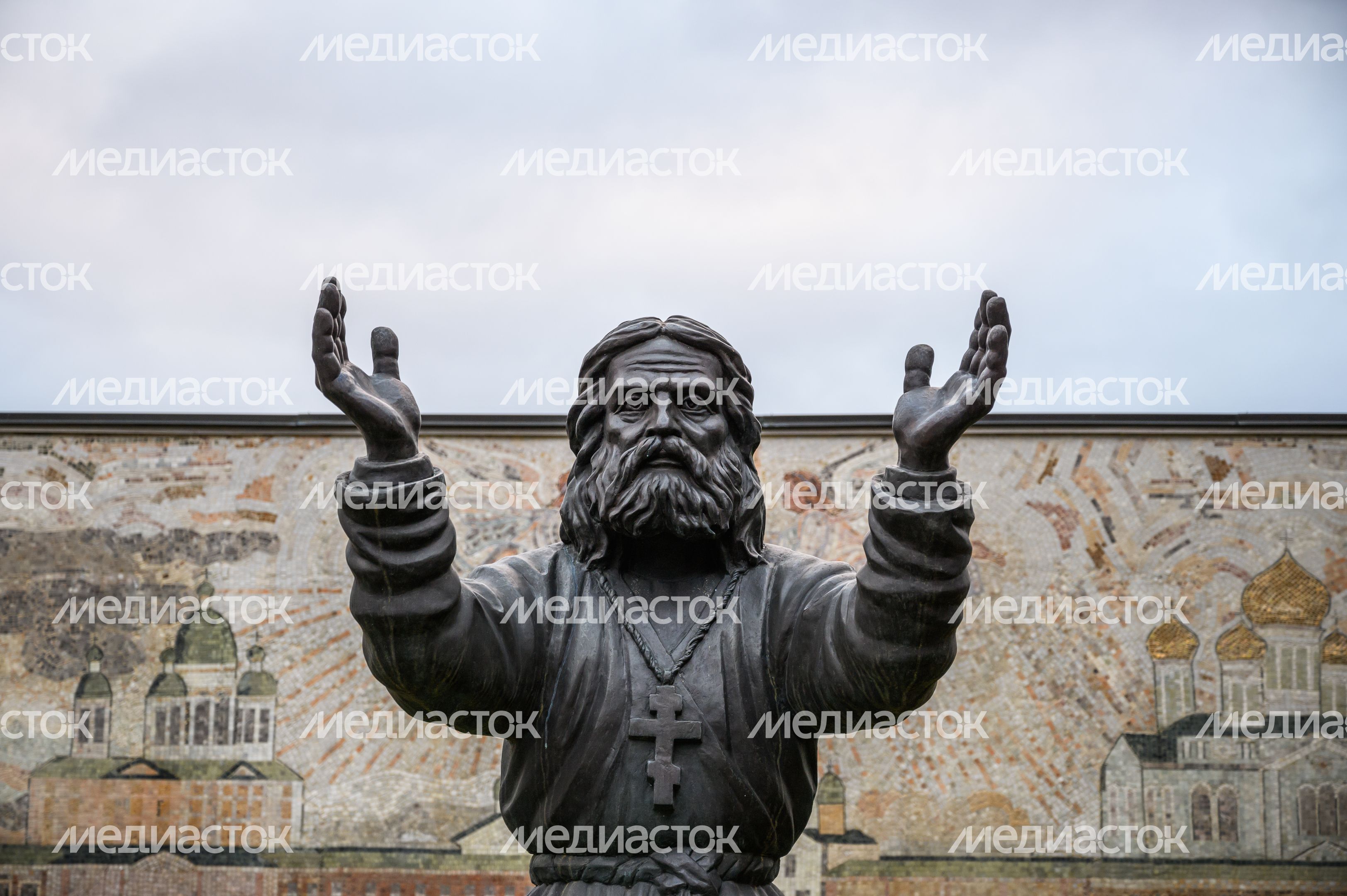 Храм во имя преподобного Серафима Саровского в рабочем поселке Софрино города Пушкино Сергиево-Посадского округа Храм во имя преподобного Серафима Саровского в рабочем поселке Софрино города Пушкино Сергиево-Посадского округа