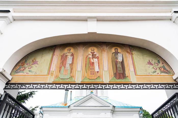 Церковь Воскресения Словущего на Николо-Железновском погосте в деревне Шипулино округа Клин