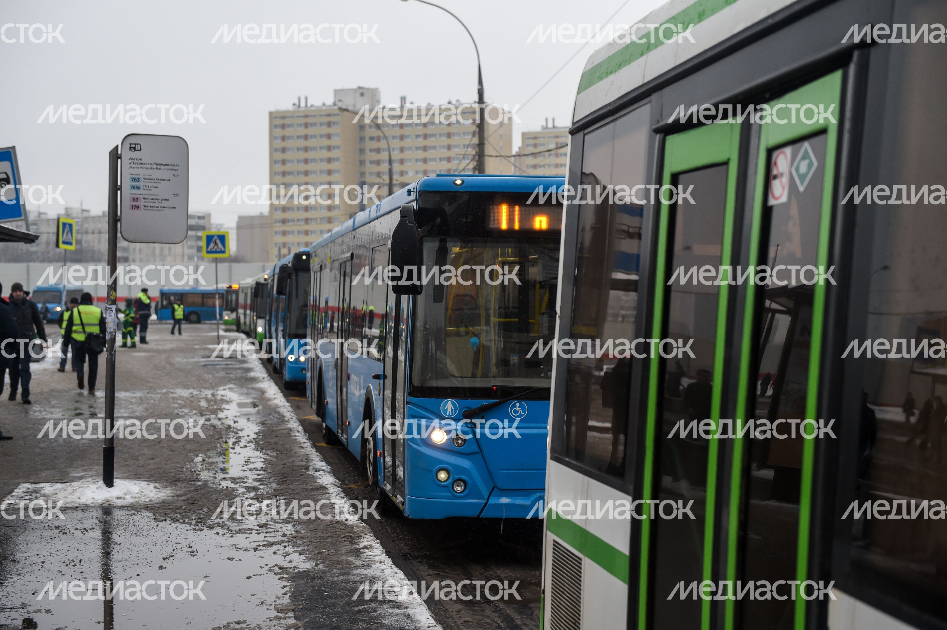 Подтопление станции метро Окружная на севере Москвы