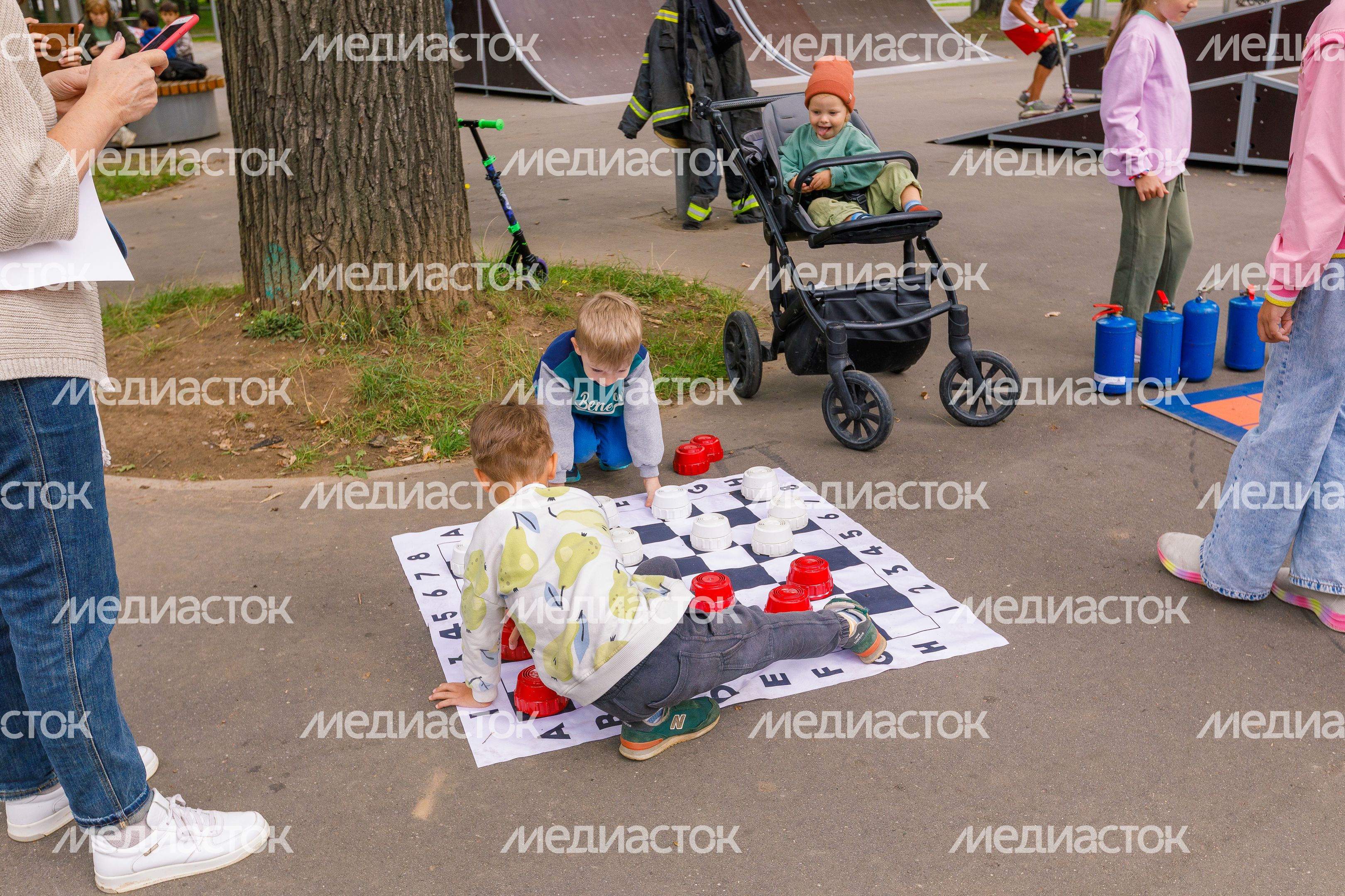 День государственного флага России отметили в химкинском парке День государственного флага России отметили в химкинском парке