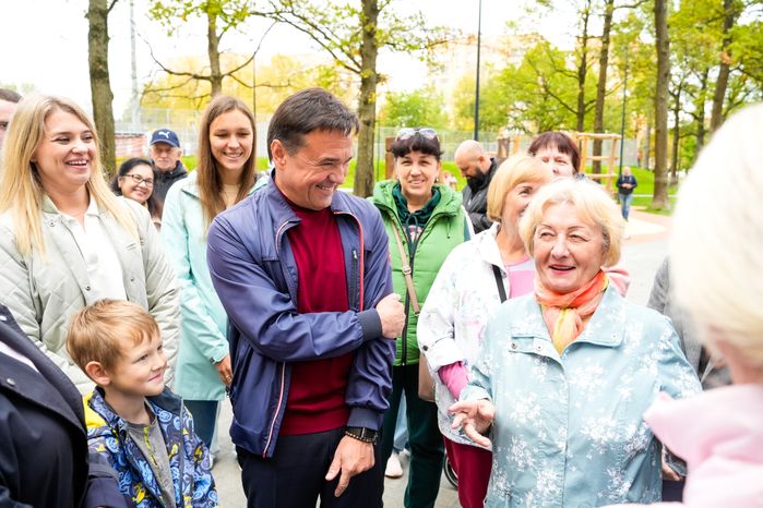 Андрей Воробьев проверил благоустройство лесопарка "Дубрава"