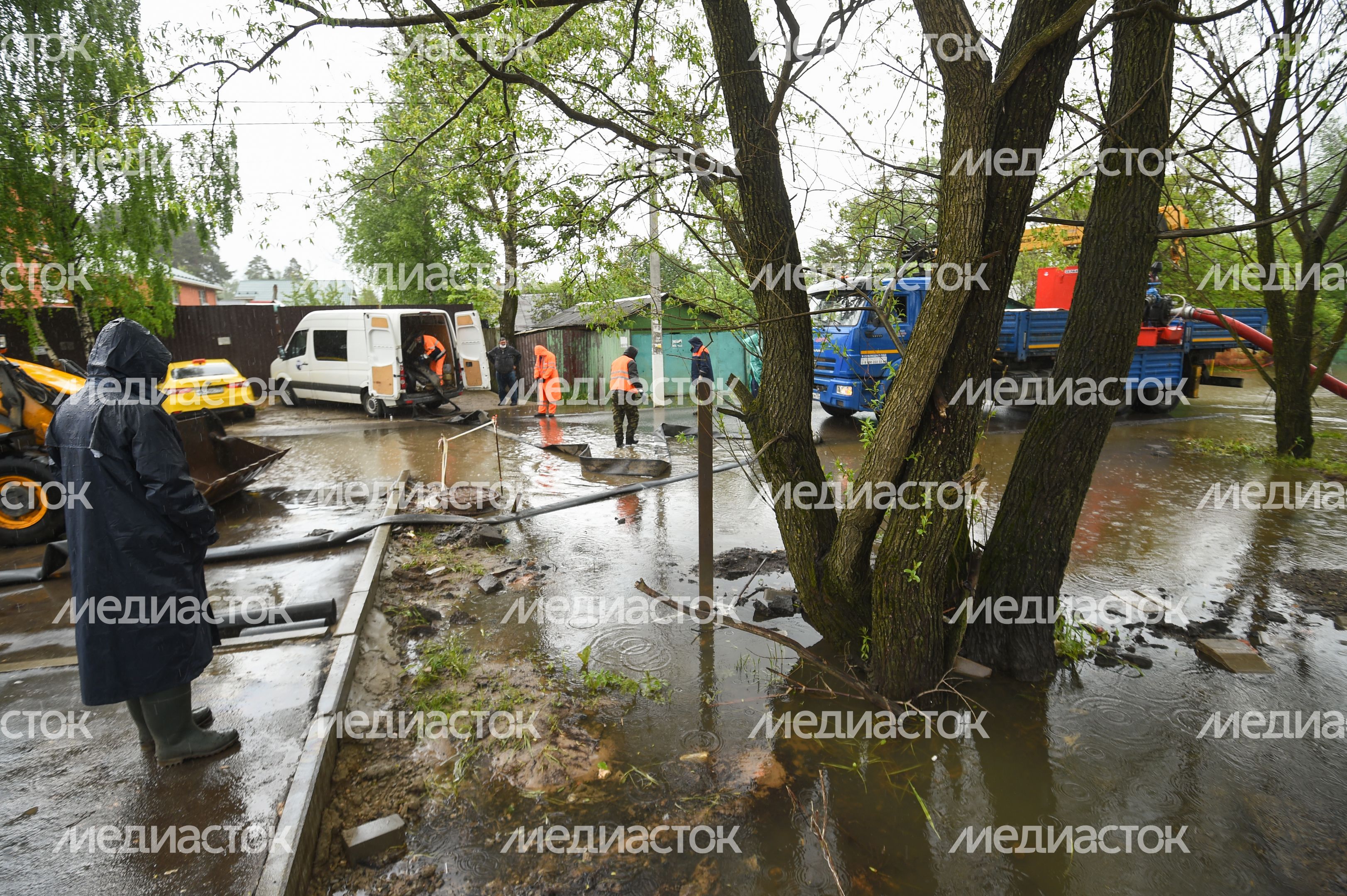 Кадры с мест подтоплений в Красногорске
