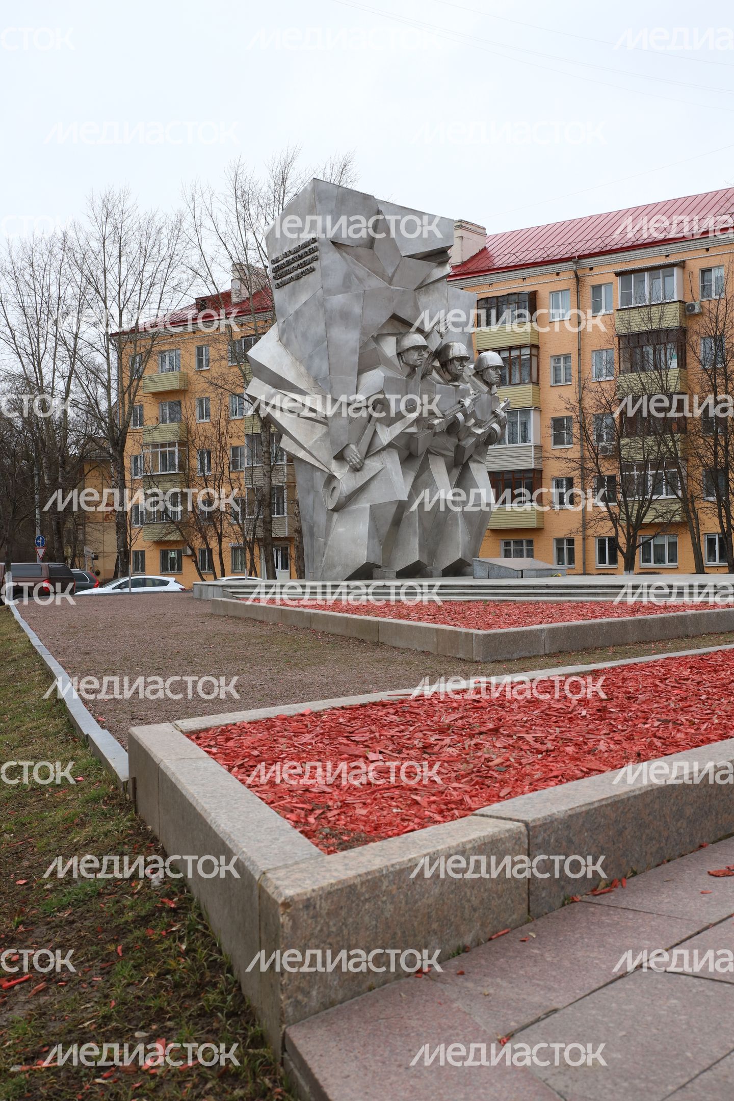 Памятник подольским курсантам Памятник подольским курсантам
