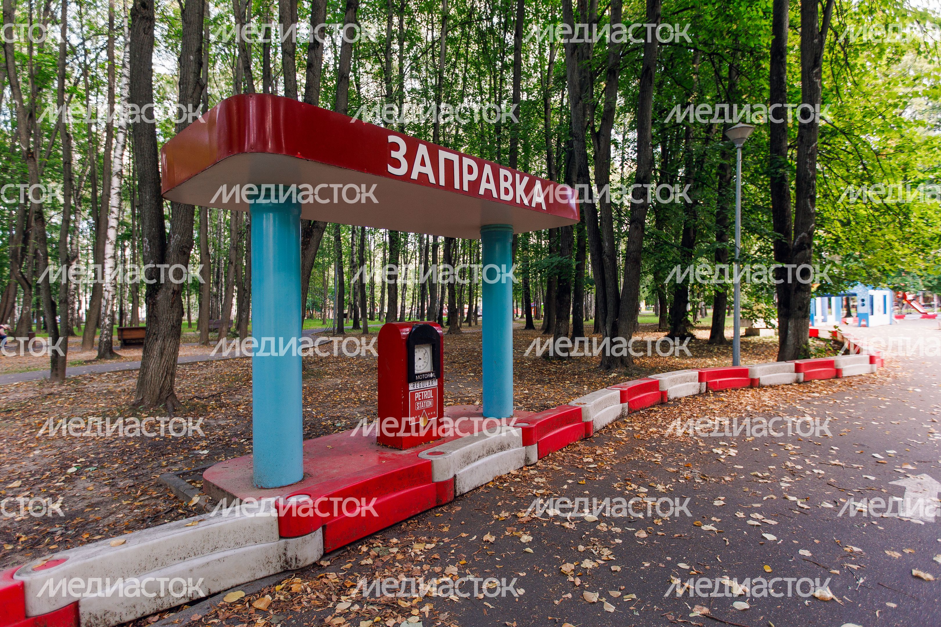 Автогородок в Центральном городском парке им. М.И. Калинина в Королеве летом Автогородок в Центральном городском парке им. М.И. Калинина в Королеве летом