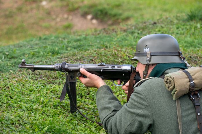 Военно-историческая реконструкция «Последний провыв. Суровая осень 41-го года» в Центральном парке «Патриот»