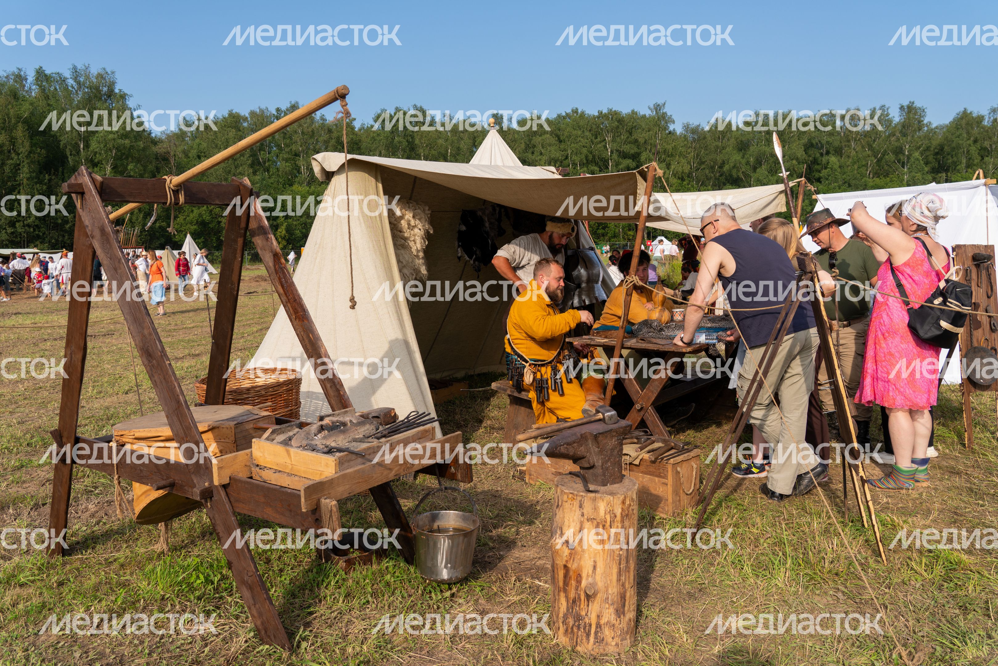 Ремесленные мастерские эпохи Древней Руси XVI века на фестивале «Гуляй город» в округе Чехов Ремесленные мастерские эпохи Древней Руси XVI века на фестивале «Гуляй город» в округе Чехов