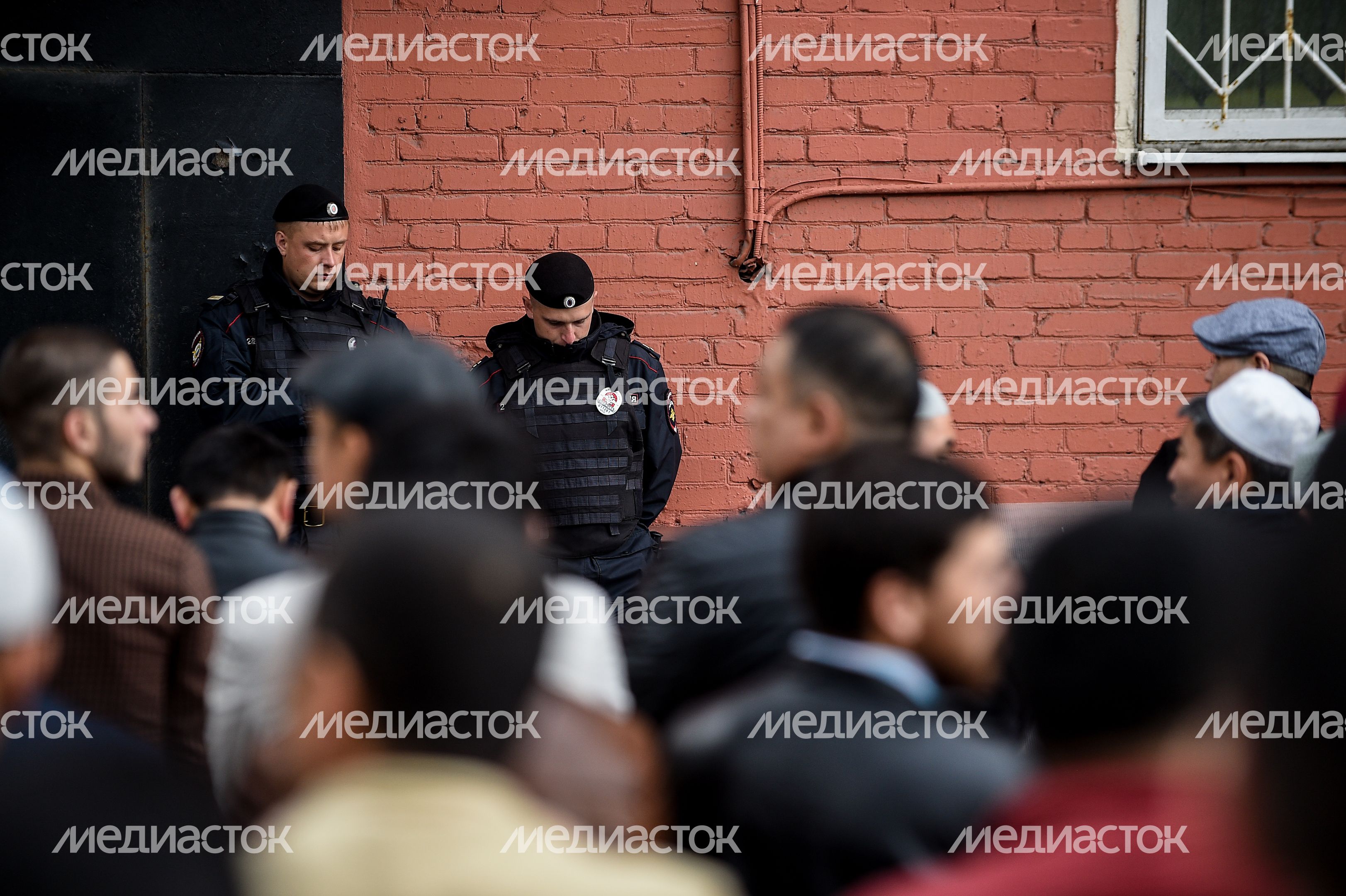 Праздование Ураза-Байрам (Ид Аль Фитр) в Москве Праздование Ураза-Байрам (Ид Аль Фитр) в Москве
