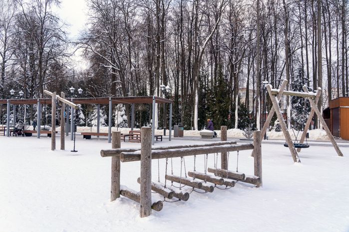 Детская площадка в парке «Фабричный» в Дедовске округа Истра