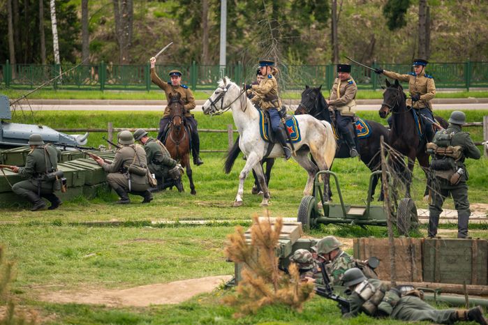 Военно-историческая реконструкция «Штурм Кенигсберга» в День Победы в парке «Патриот» Одинцовского округа
