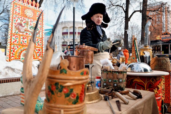 Ярмарка народных промыслов на фестивале «Весна, цветы и комплименты» к празднику 8 Марта в парке имени В. Талалихина
