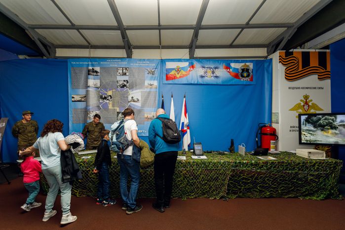 Выставка военной техники войск радиоэлектронной борьбы в Парка "Патриот"