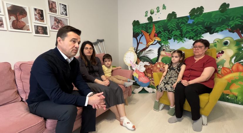 Губернатор навестил семью погибшего во время теракта в «Крокус Сити Холле»
