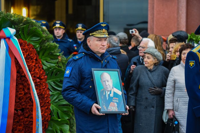 Церемония прощания с космонавтом Алексеем Леоновым в Подмосковье
